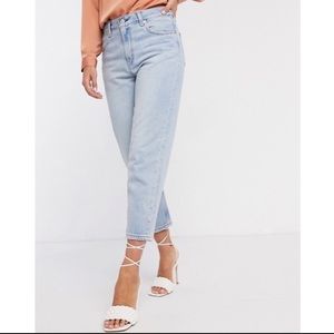 levis loose taper crop